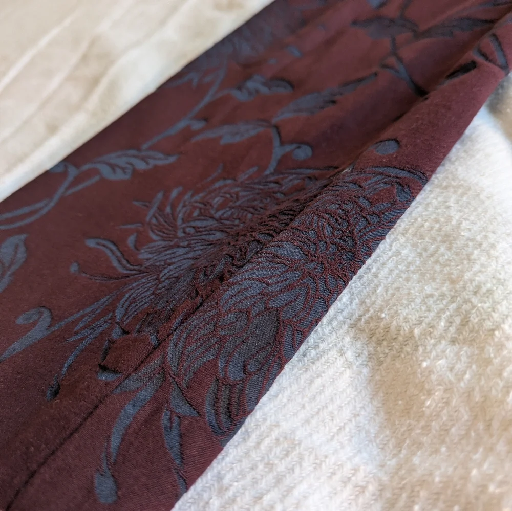 Ann Taylor Burgundy Floral Slacks Sz 4 - Picture 4 of 13